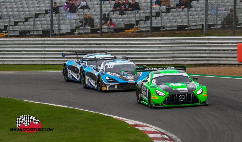 RAM Racing, Mercedes-AMG GT3 (6) / 2 Seas Motorsport, McLaren 720S GT3 (10 and 9).