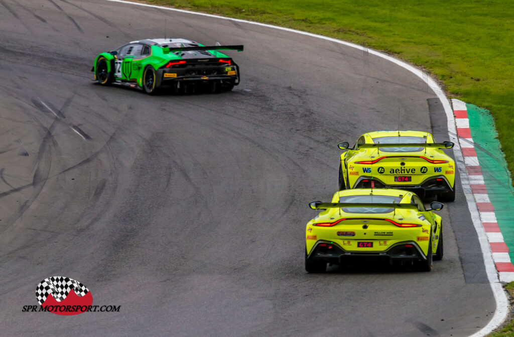 Barwell Motorsport, Lamborghini Huracán GT3 Evo (72) / TF Sport, Aston Martin Vantage AMR GT3 (95 and 97).