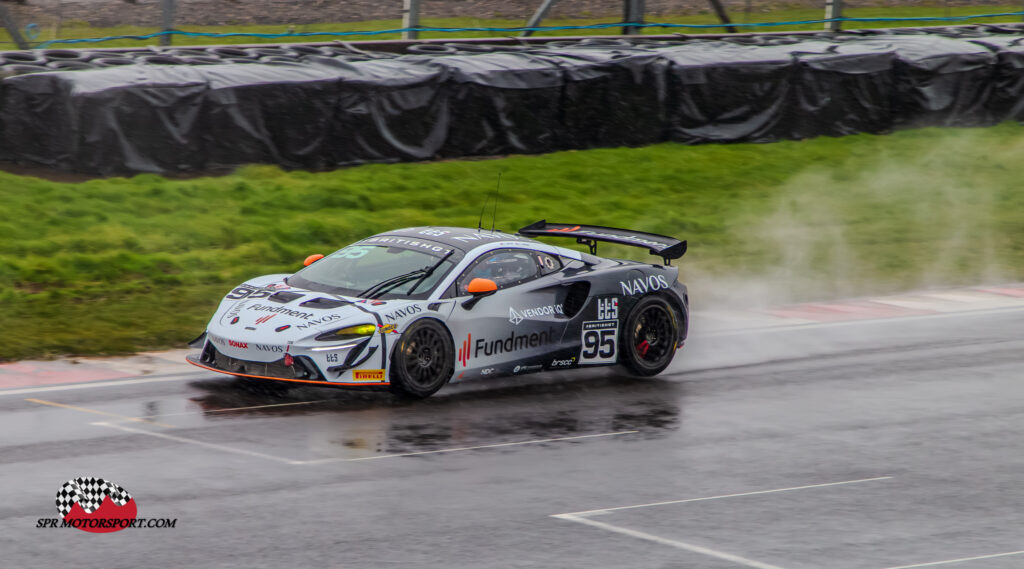 Race Lab, McLaren Artura GT4.