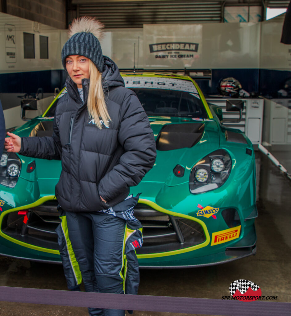 Jessica Hawkins, Beechdean AMR, Aston Martin Vantage AMR GT3 Evo #97.