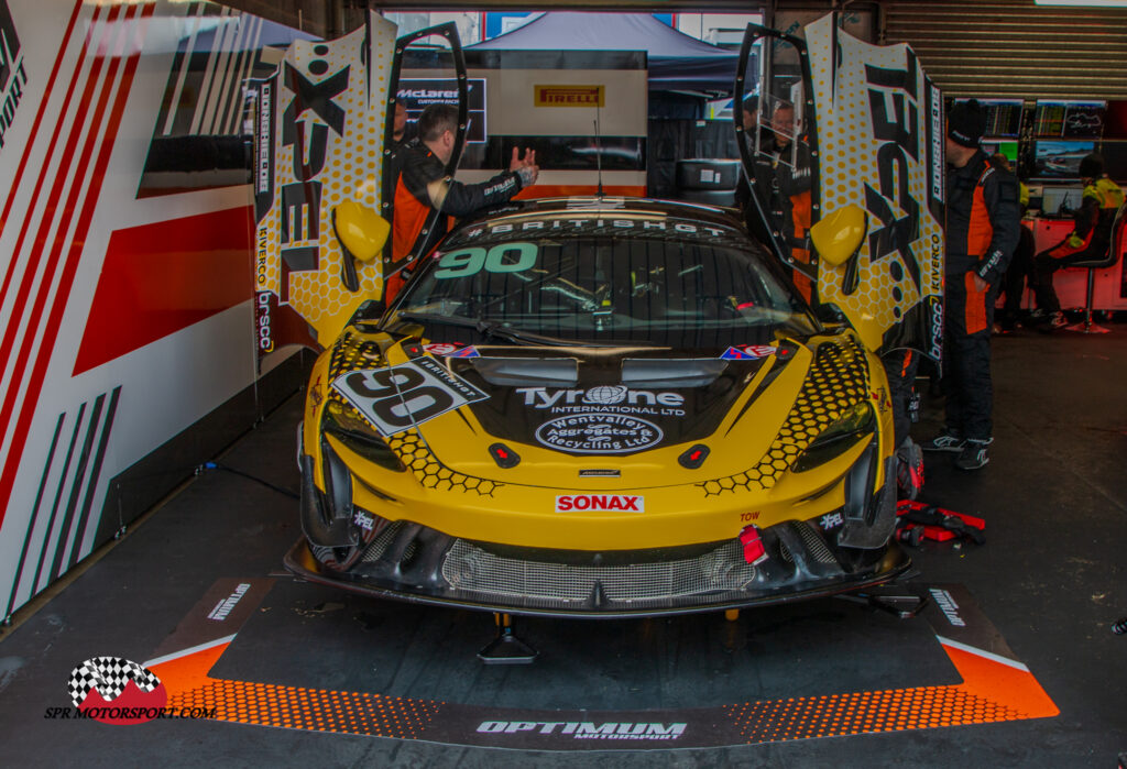 Optimum Motorsport, McLaren Artura GT4.