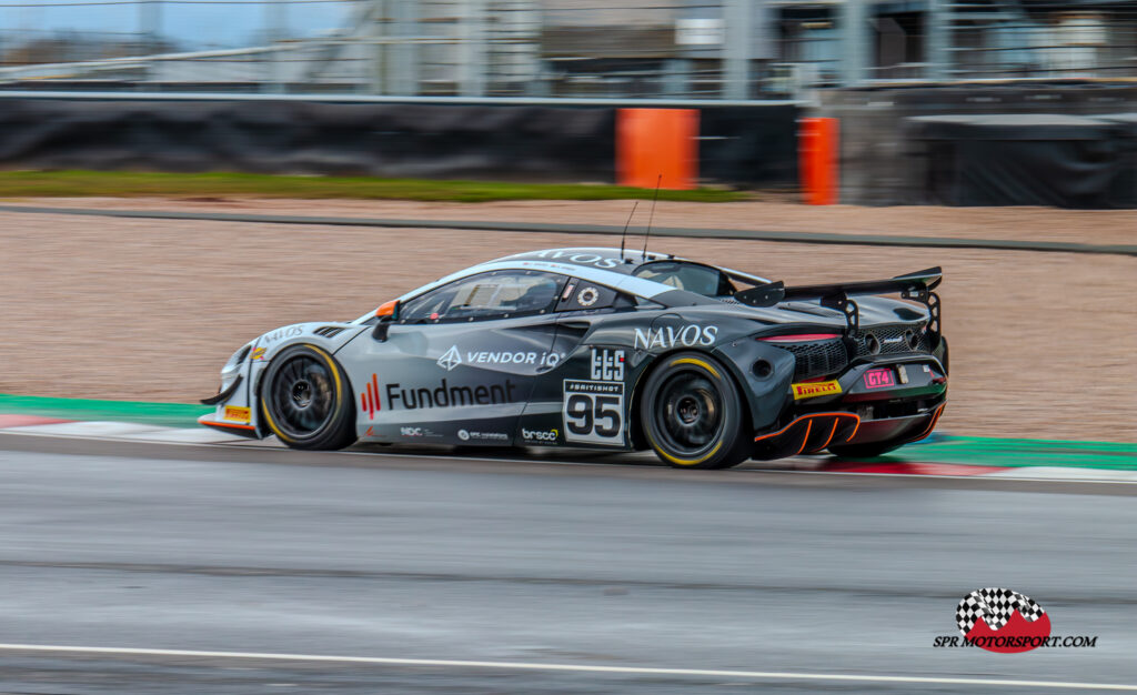 Race Lab, McLaren Artura GT4.