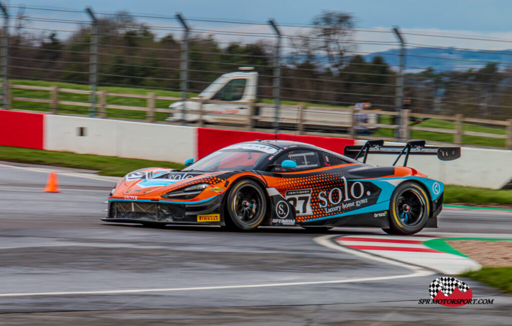 Optimum Motorsport, McLaren 720S GT3 Evo.