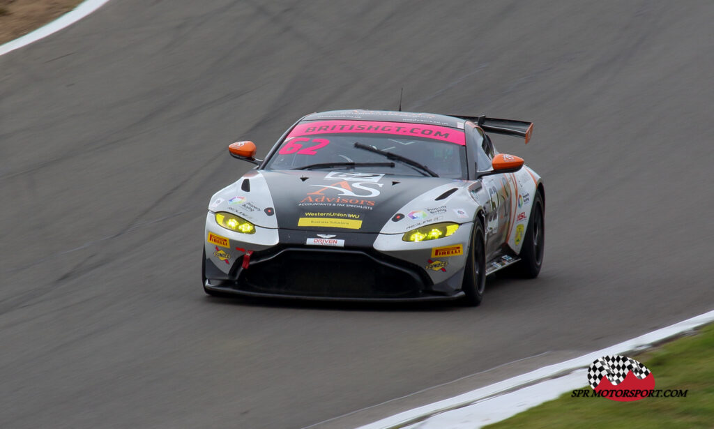 Academy Motorsport, Aston Martin Vantage AMR GT4.