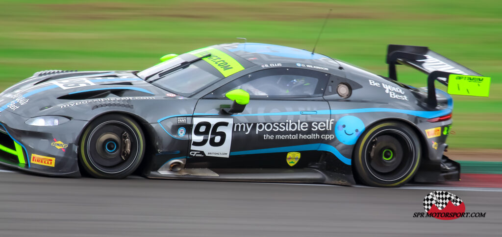 Optimum Motorsport, Aston Martin Vantage AMR GT3.