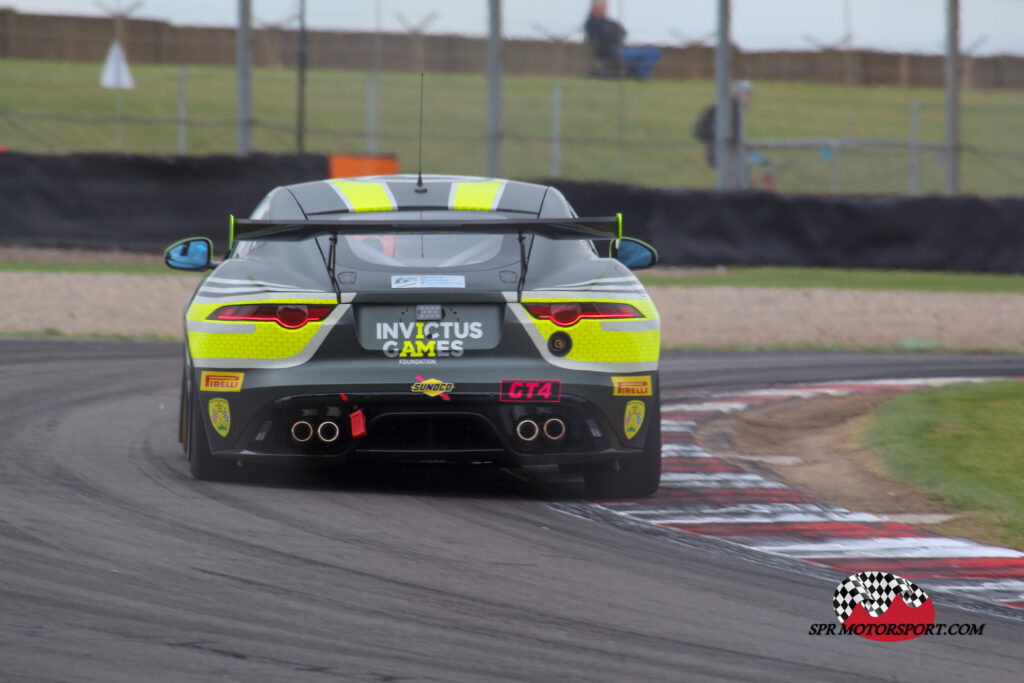 Invictus Games Racing, Jaguar F-Type SVR GT4.