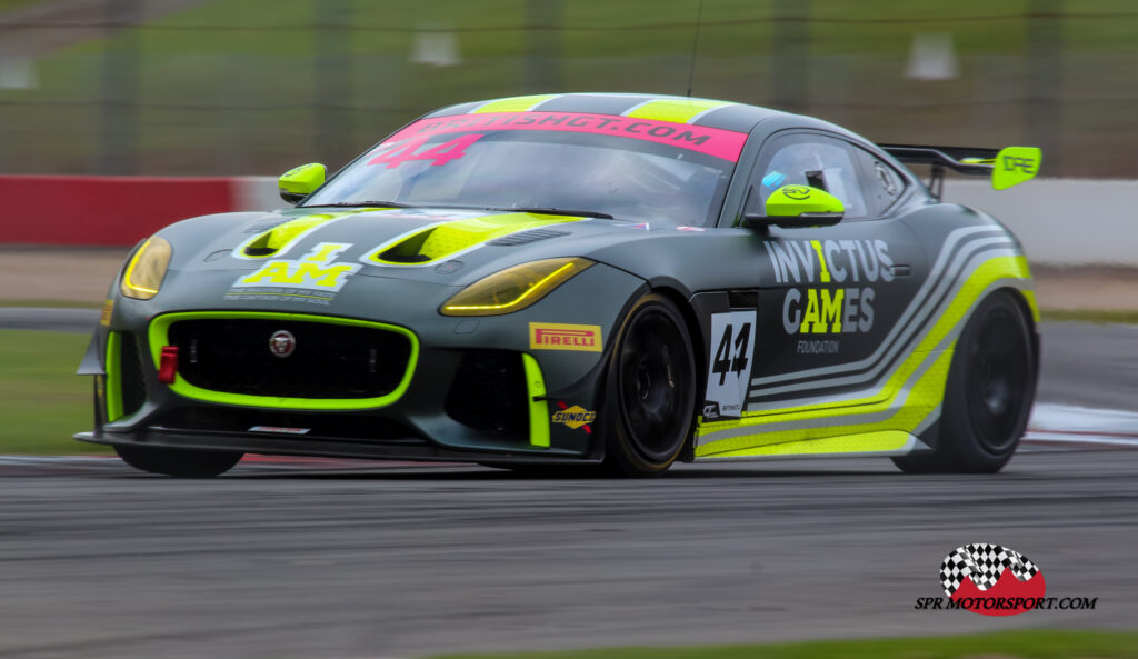 Invictus Games Racing, Jaguar F-Type SVR GT4.