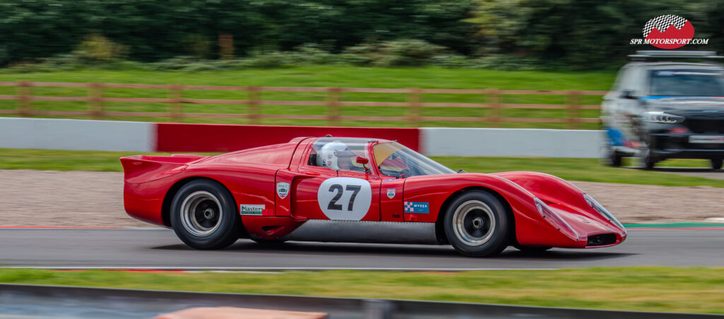 Chevron B16.