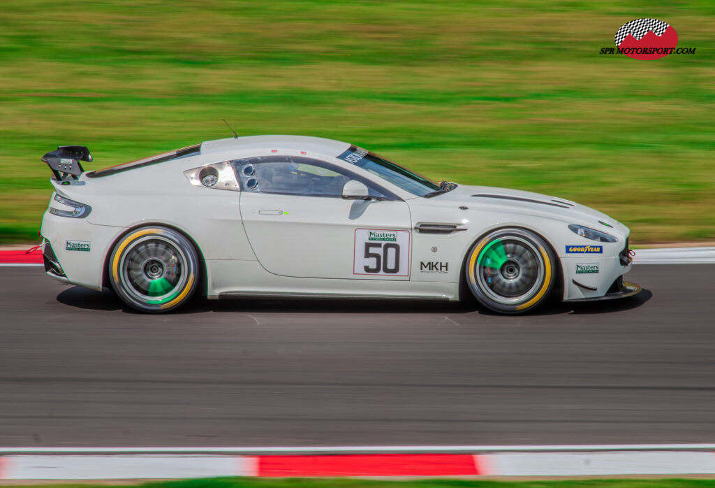 Aston Martin Vantage GT4.