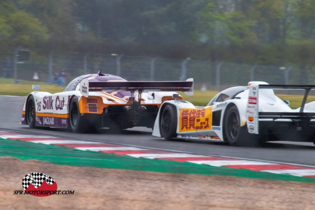 TWR, Silk Cut Jaguar XJR-8 (16) / Euro Racing, Lola T92/10 (30).