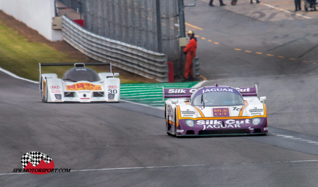 TWR, Silk Cut Jaguar XJR-8 (16) / Euro Racing, Lola T92/10 (30).