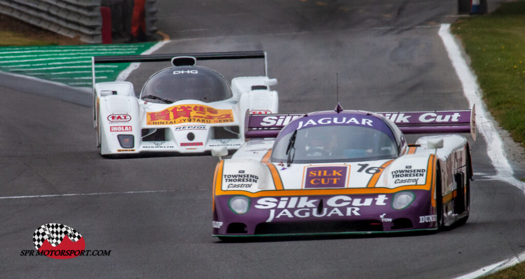 TWR, Silk Cut Jaguar XJR-8 (16) / Euro Racing, Lola T92/10 (30).