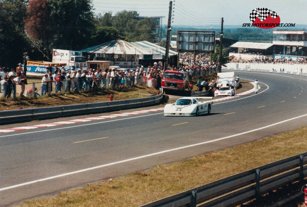 Group 44, Jaguar XJR-5 (44)  / WM-Peugeot, WMC P83 (41).