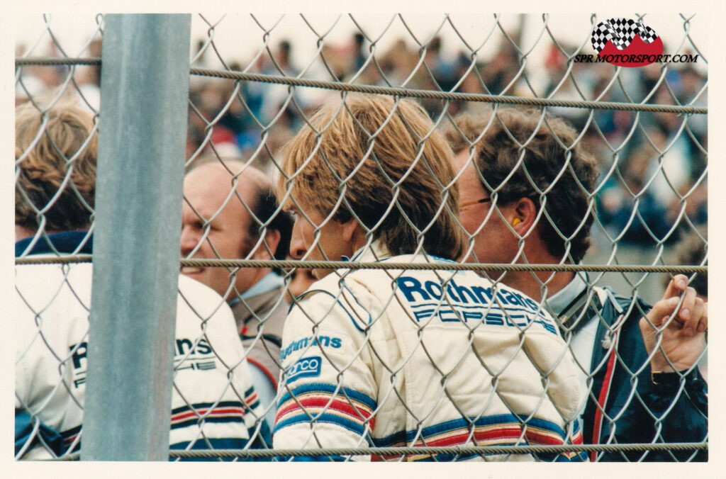 Derek Bell #17, Rothmans Porsche, Porsche 962C.