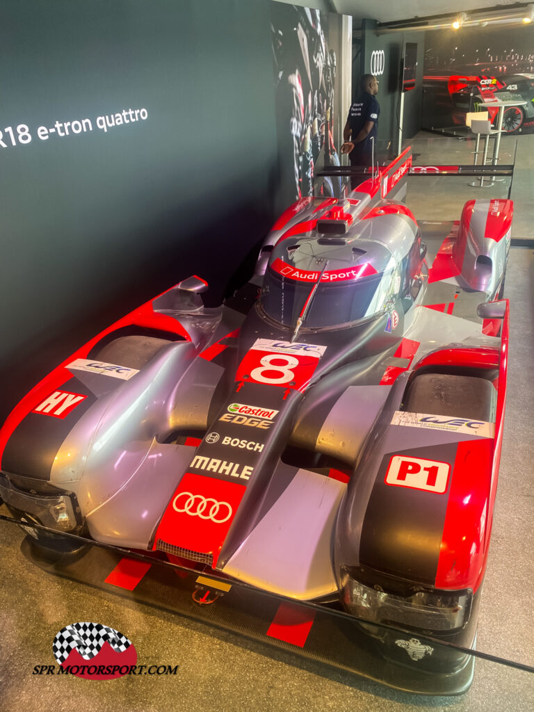 Audi R18 E-Tron Quattro.