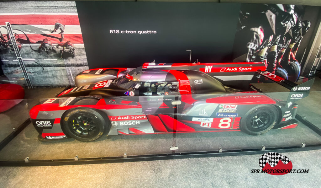 Audi R18 E-Tron Quattro.