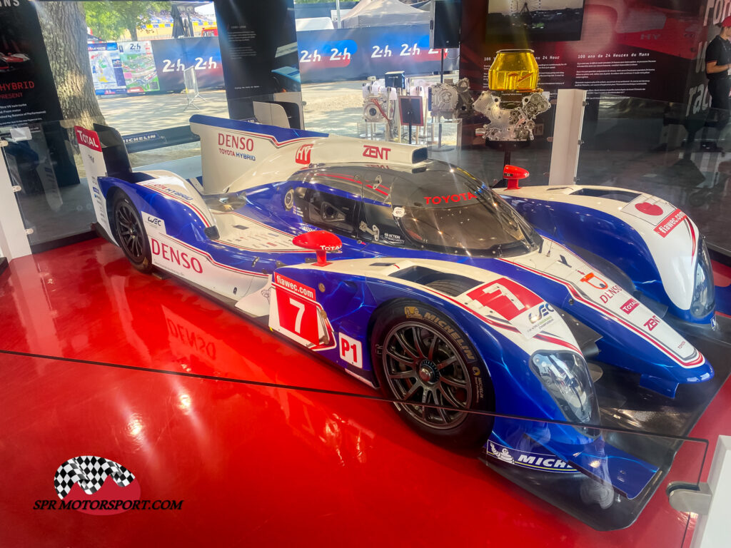 Toyota TS030-Hybrid.