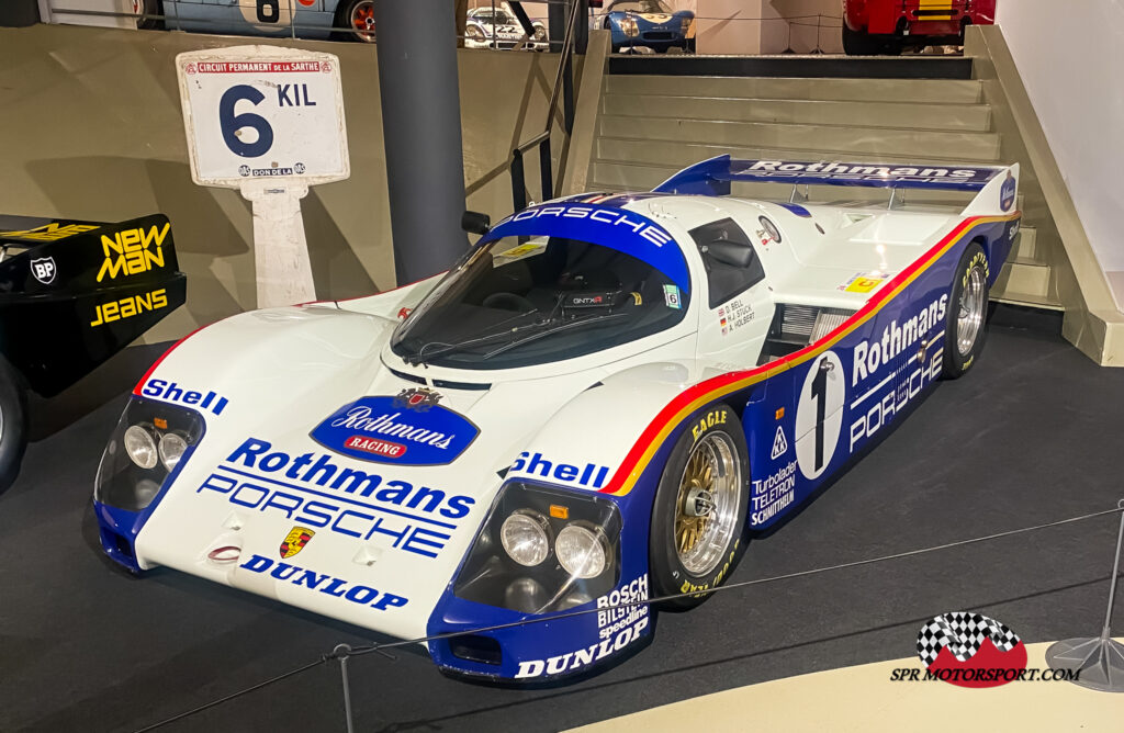 Rothmans Porsche 962C.