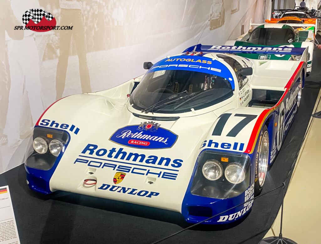 Rothmans Porsche 962C.