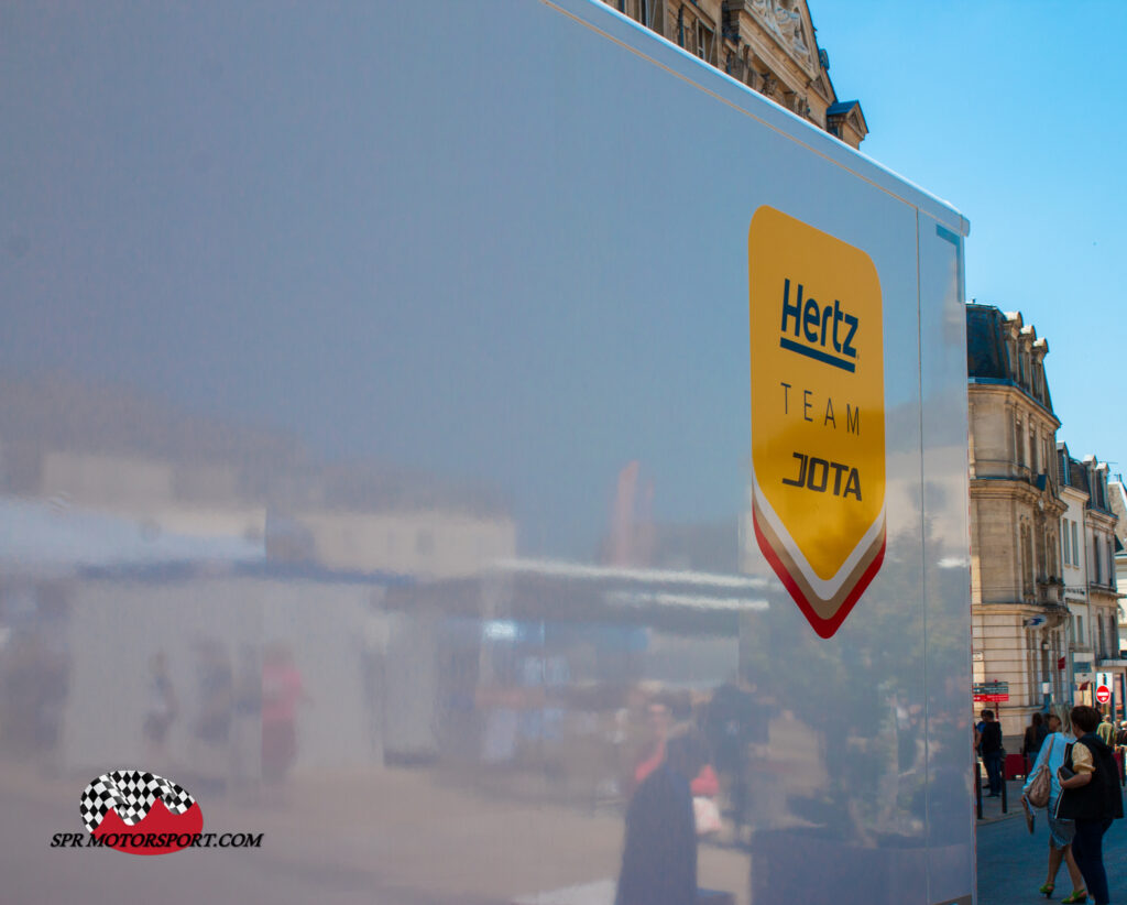 Hertz Team Jota.