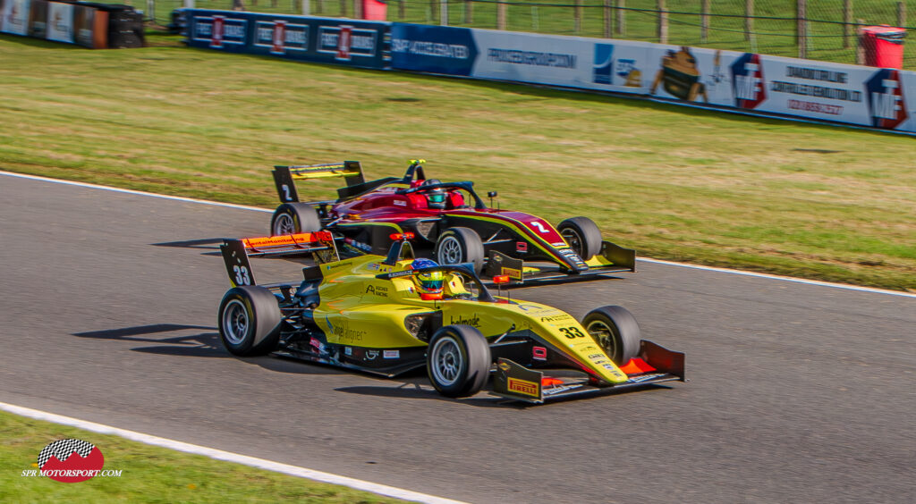 Elite Motorsport. Hugo Schwarze (33) / Chris Dittmann Racing. James Hedley (2).