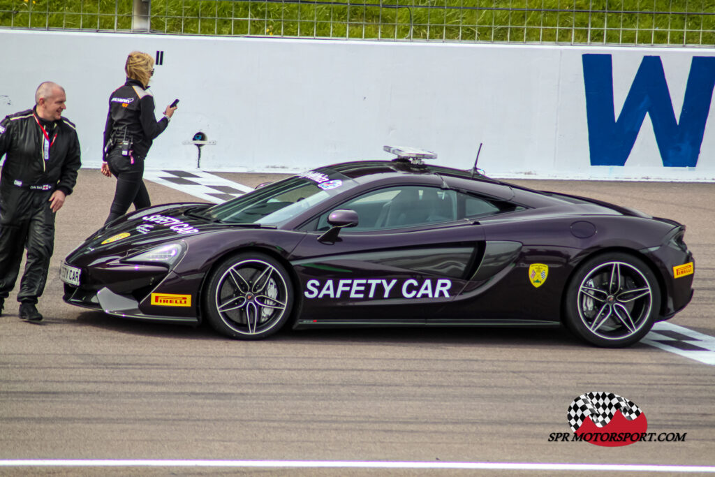 British GT, Rockingham, 2017.  McLaren Safety Car.