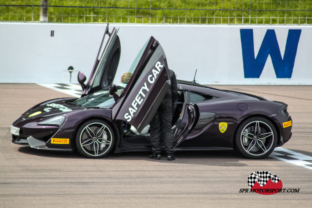 British GT, Rockingham, 2017.  McLaren Safety Car.