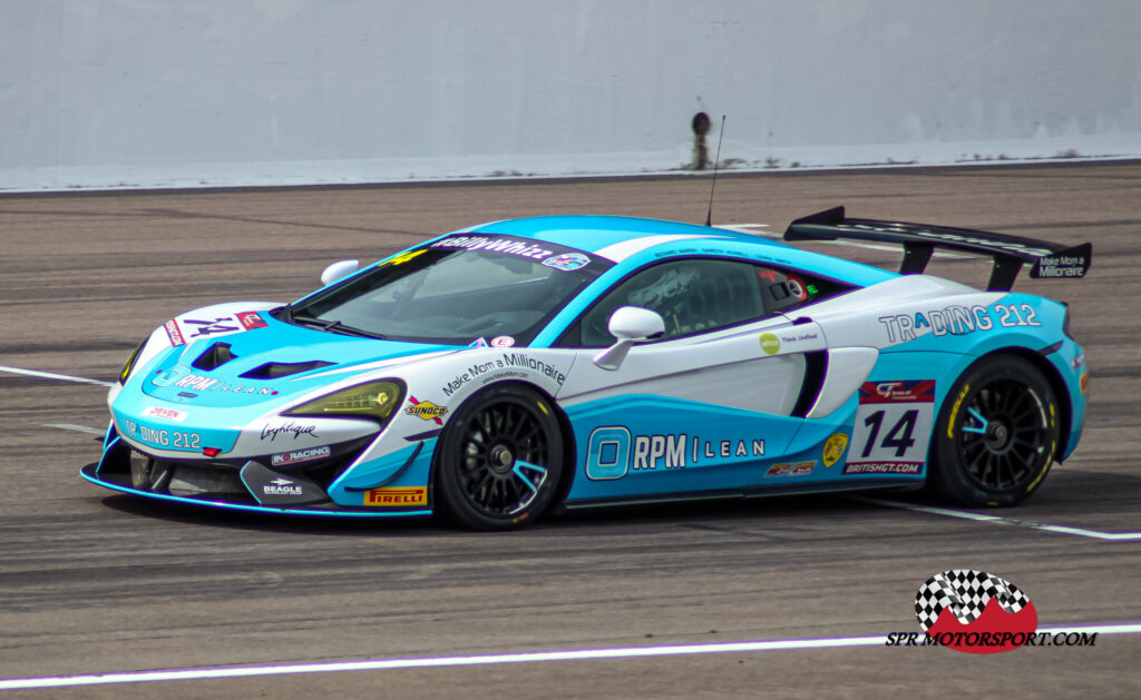 In2Racing, McLaren 570S GT4.