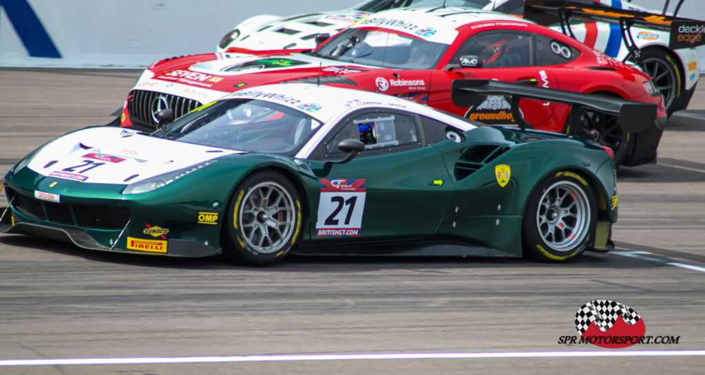 Spirit Of Race, Ferrari 488 GT3 (21). / AmDtuning.com with Cobra Exhausts, Mercedes-AMG GT3 (30).