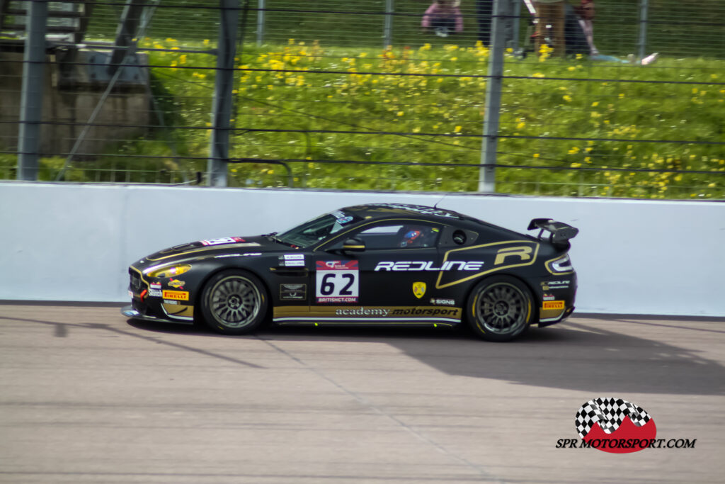 Academy Motorsport, Aston Martin V8 Vantage GT4.