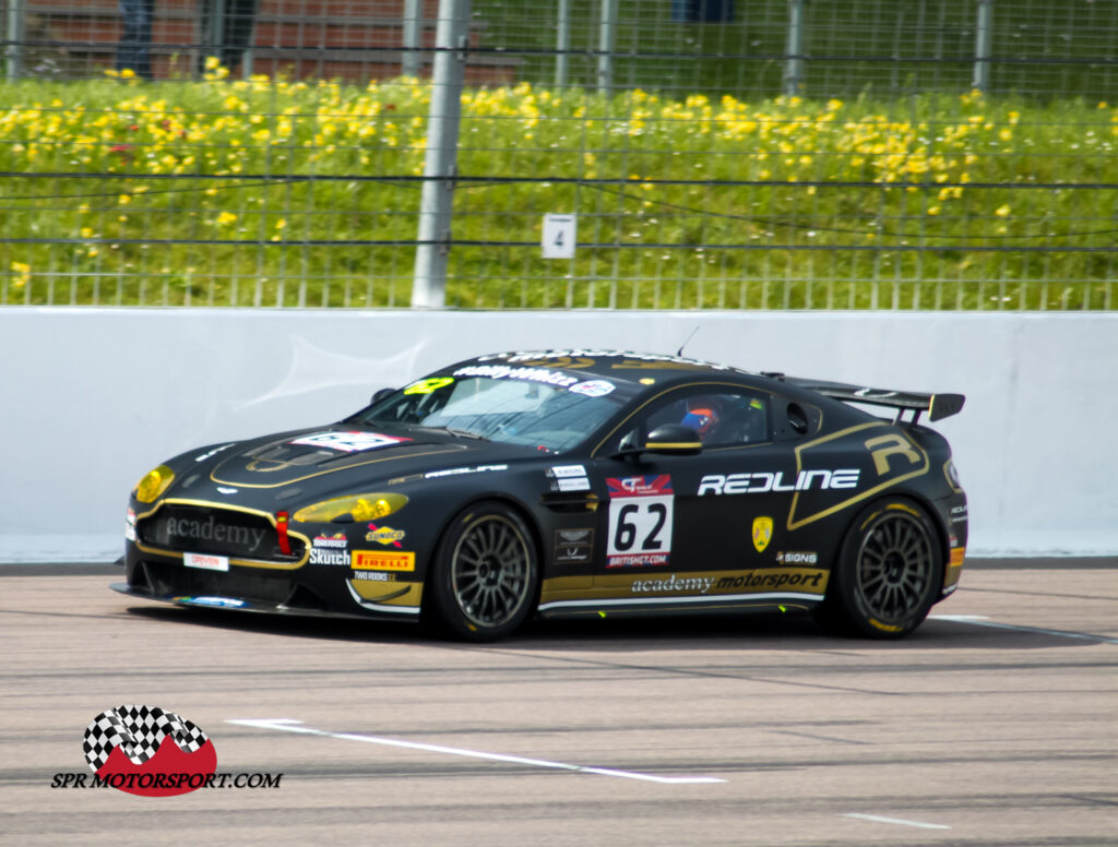 Academy Motorsport, Aston Martin V8 Vantage GT4.