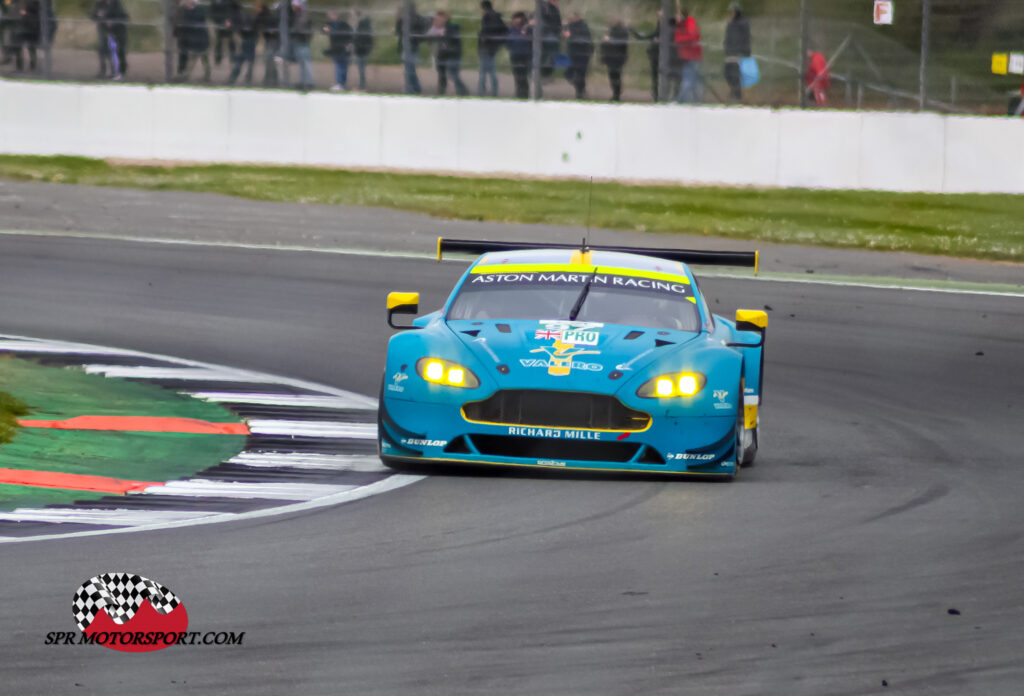 Aston Martin Racing, Aston Martin Vantage.