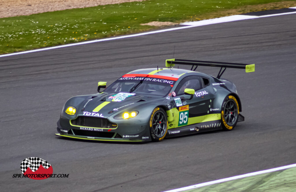 Aston Martin Racing, Aston Martin Vantage.