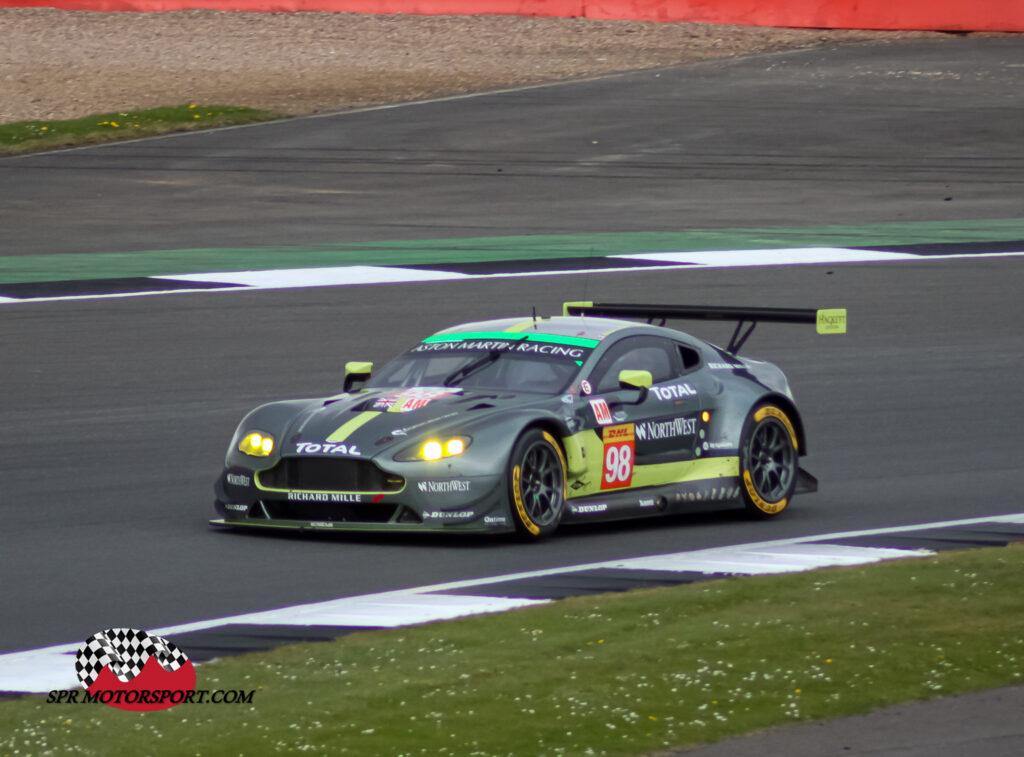 Aston Martin Racing, Aston Martin Vantage.