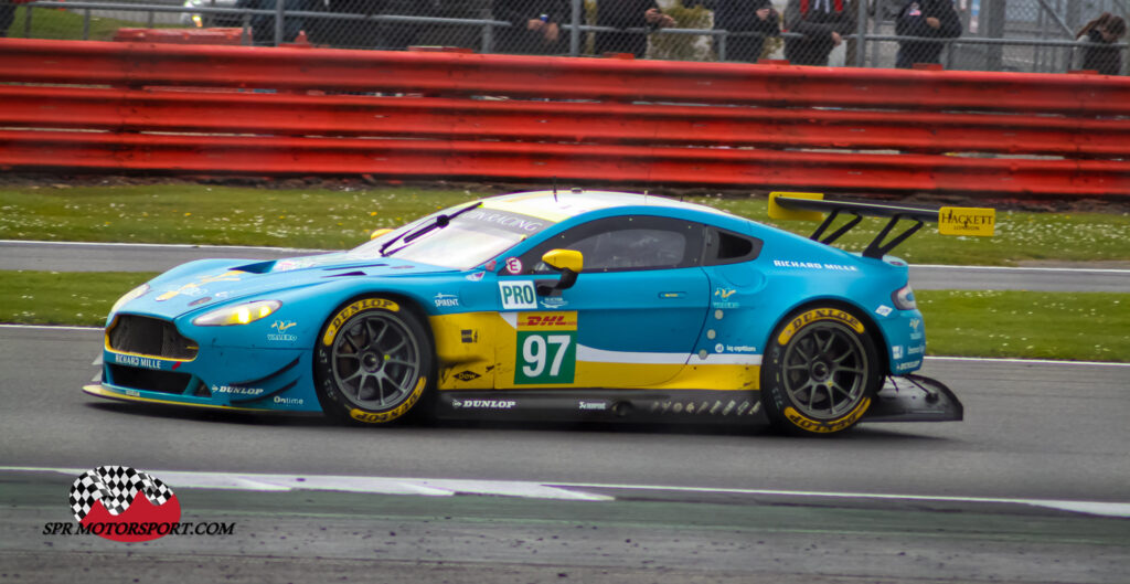 Aston Martin Racing, Aston Martin Vantage.