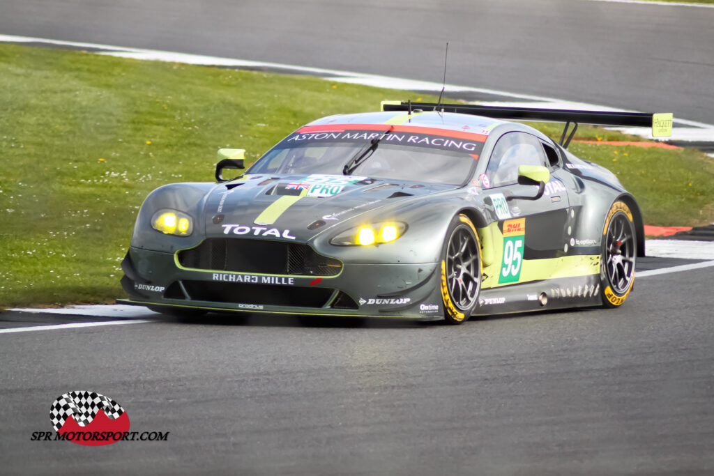 Aston Martin Racing, Aston Martin Vantage.