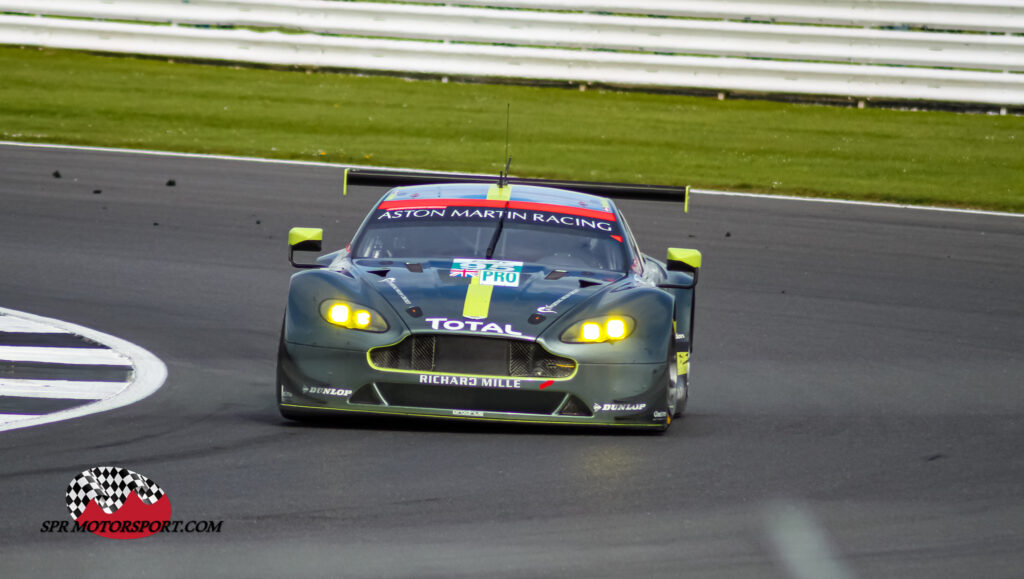 Aston Martin Racing, Aston Martin Vantage.