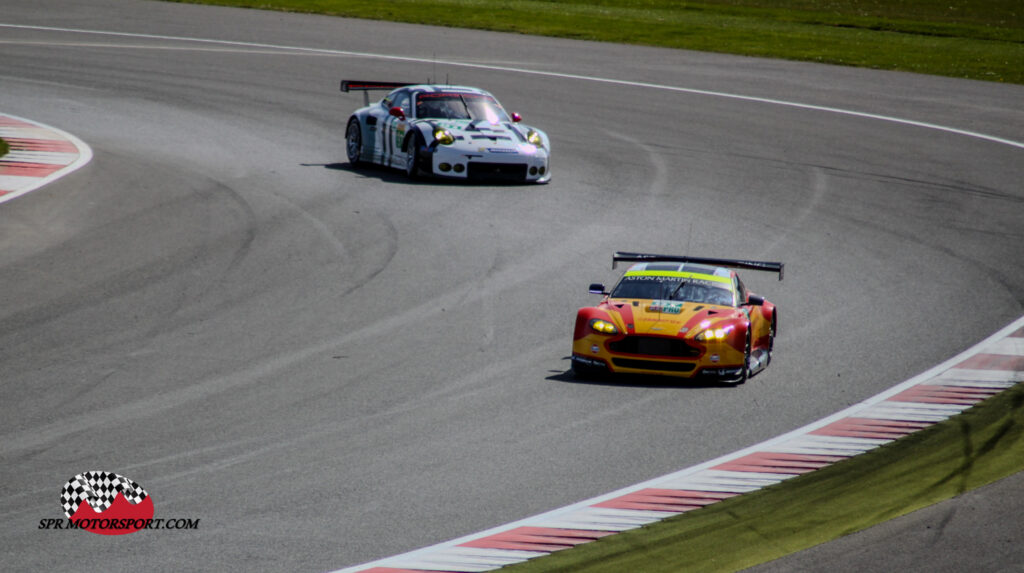 Aston Martin Racing, Aston Martin V8 Vantage GTE (97) / Porsche Team Manthey, Porsche 911 RSR (91).