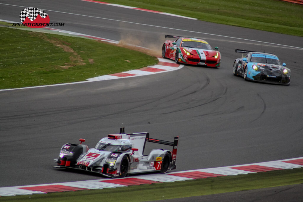 Audi Sport Team Joest, Audi R18 E-Tron Quattro (7) / Dempsey Racing - Proton, Porsche 911 RSR (77) / AF Corse, Ferrari 458 Italia GT (83).