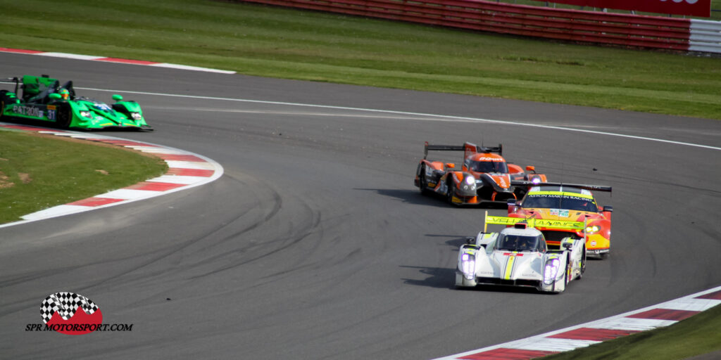 Team Bykolles, CLM P1/01 AER (4) / Aston Martin Racing, Aston Martin V8 Vantage GTE (97).