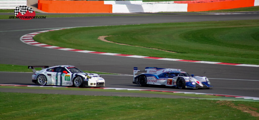 Porsche Team Manthey, Porsche 911 RSR (91) / Toyota Racing, Toyota TS040 Hybrid (2).