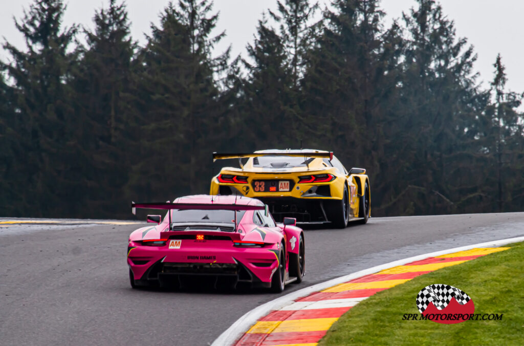 Iron Dames, Porsche 911 RSR - 19 (85) / Corvette Racing, Chevrolet Corvette C8.R (33).