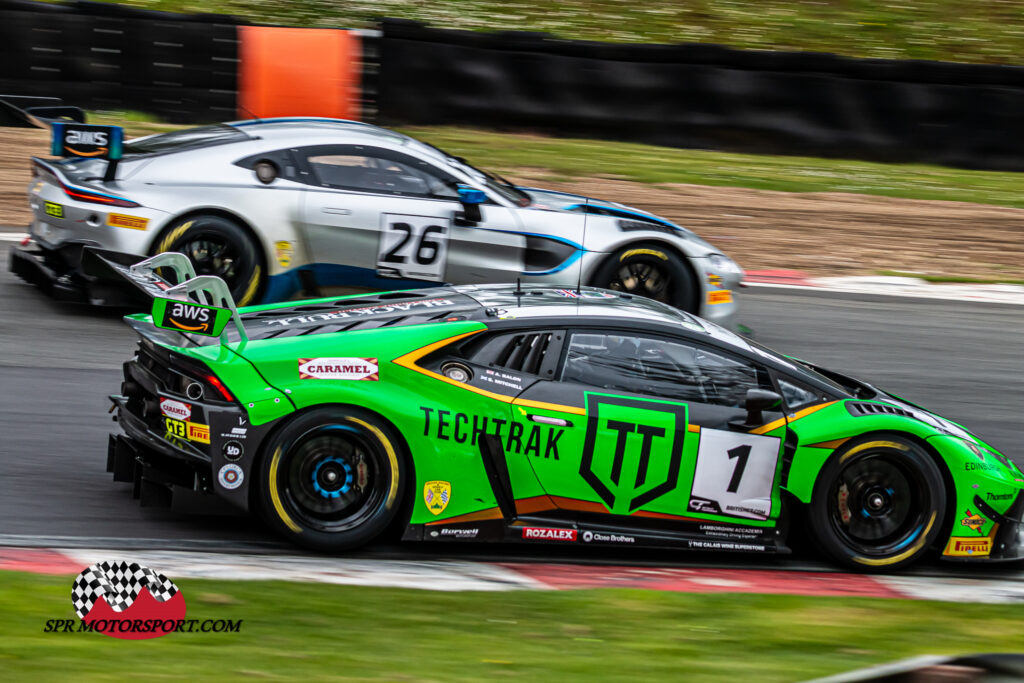 Barwell Motorsport, Lamborghini Huracán GT3 Evo (1) / Ultimate Speed, Aston Martin Vantage AMR GT3 (26).