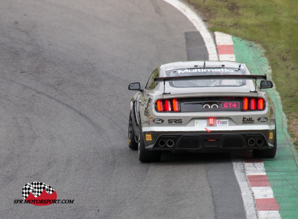 Academy Motorsport, Ford Mustang GT4.