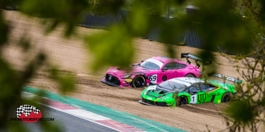 Barwell Motorsport, Lamborghini Huracán GT3 Evo (1) / Ram Racing, Mercedes-AMG GT3 (69).