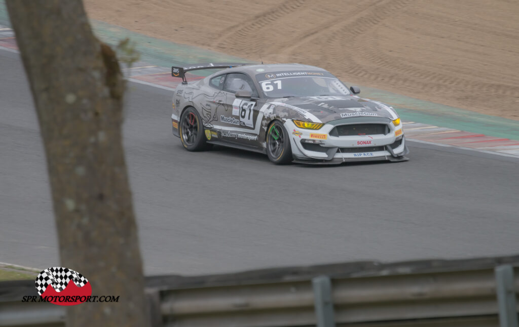 Academy Motorsport, Ford Mustang GT4.