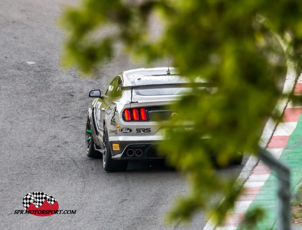 Academy Motorsport, Ford Mustang GT4.