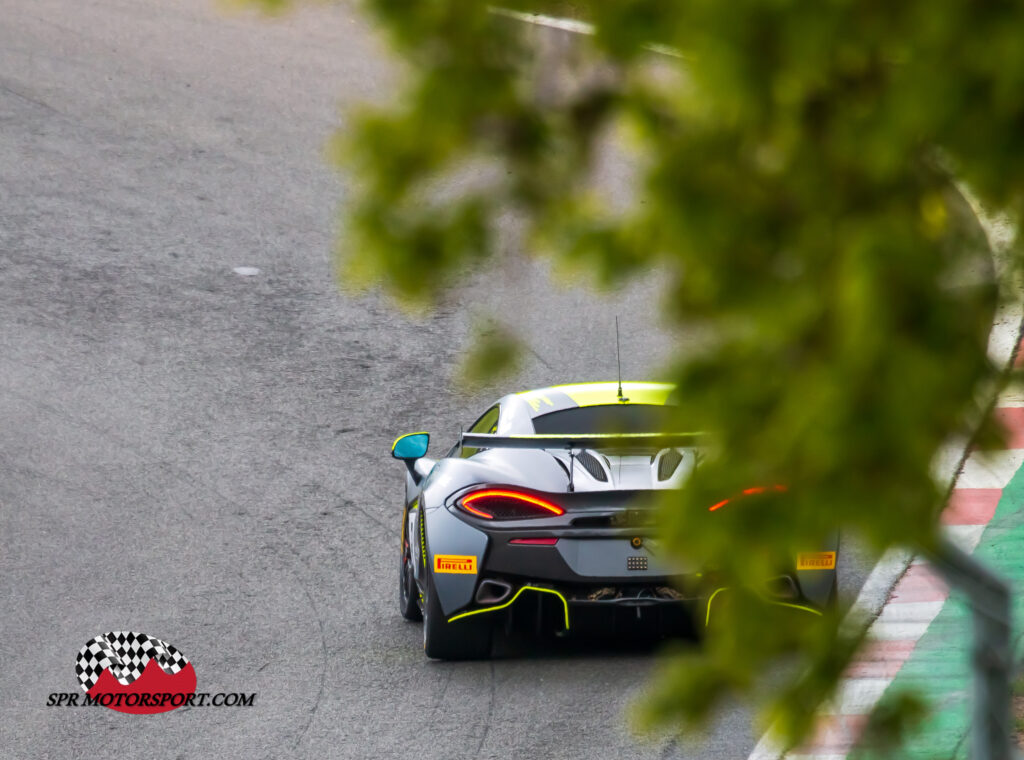 Team Rocket RJN, McLaren 570S GT4.