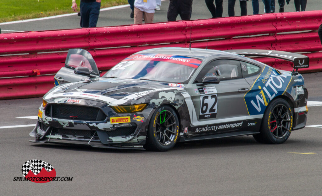 Academy Motorsport, Ford Mustang GT4.