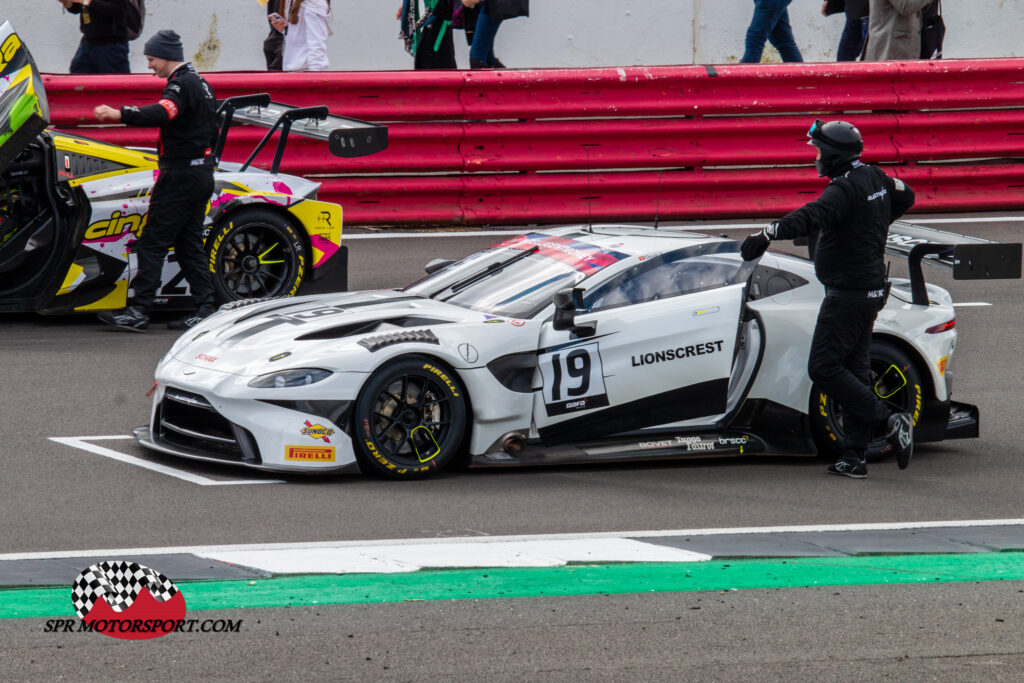 Blackthorn, Aston Martin Vantage AMR GT3.